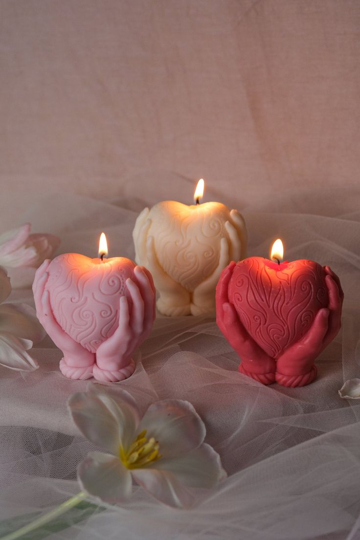 Heart-Shaped Scented Candle with Hand Design(Pack of 3)